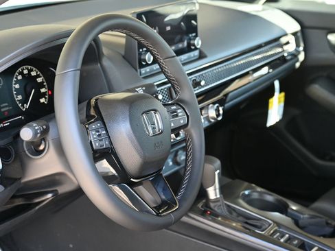 New 2025 Honda Civic Sport image 15