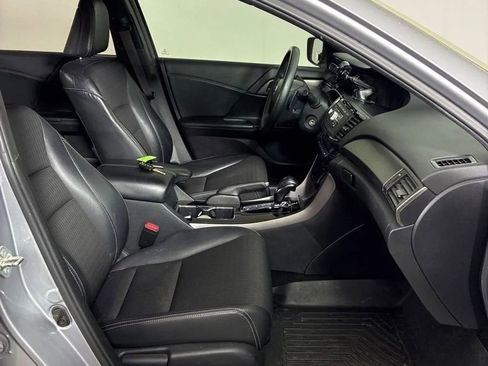 Used 2016 Honda Accord Sport image 23