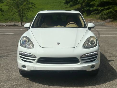 Used 2013 Porsche Cayenne Diesel AWD/4WD image 3