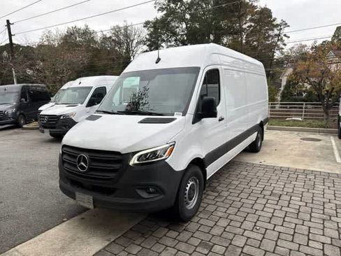 New 2025 Mercedes-Benz Sprinter 2500 image 7