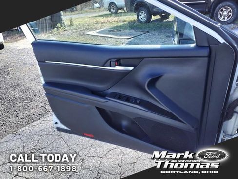 Used 2022 Toyota Camry LE image 9