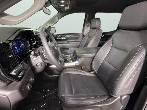Certified 2024 Chevrolet Silverado 1500 LTZ w/ Technology Package AWD/4WD image 17
