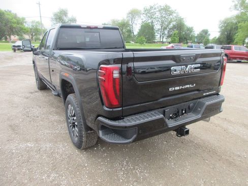 New 2026 GMC Sierra 3500 Denali Ultimate AWD/4WD image 9
