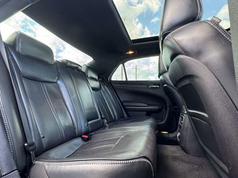 Used 2014 Chrysler 300 C image 32
