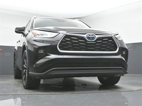 Used 2023 Toyota Highlander Bronze Edition image 35