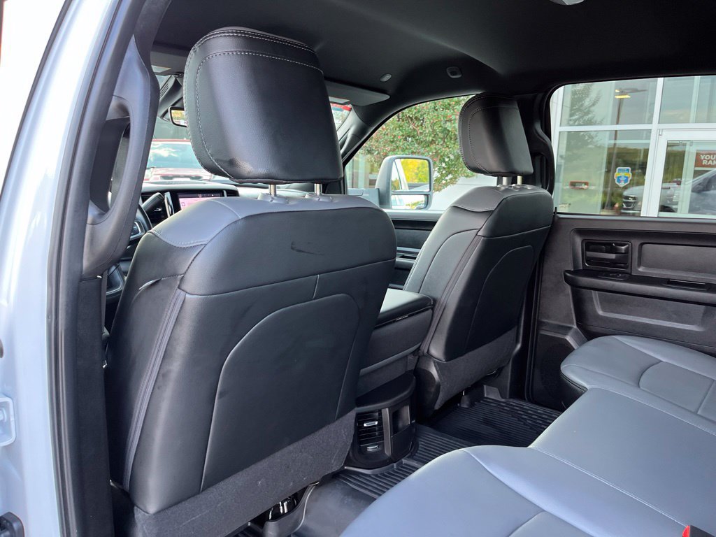 Used 2025 RAM 3500 Tradesman w/ Chrome Appearance Group AWD/4WD image 14