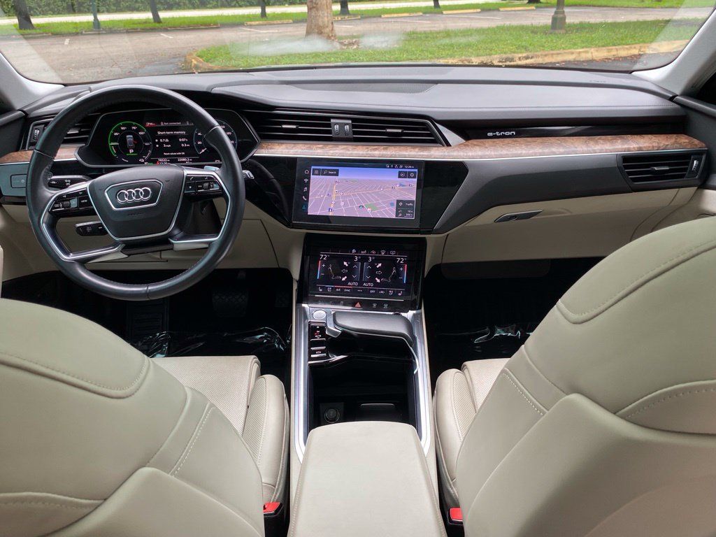 Used 2019 Audi e-tron Prestige w/ Prestige Package AWD/4WD image 26