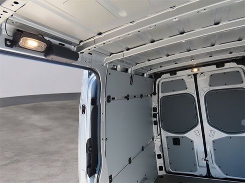 Used 2024 Mercedes-Benz Sprinter 2500 image 22