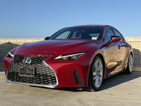 Certified 2022 Lexus IS 300 image 8