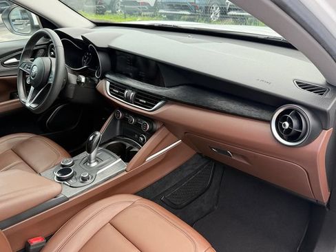 Used 2019 Alfa Romeo Stelvio RWD image 18