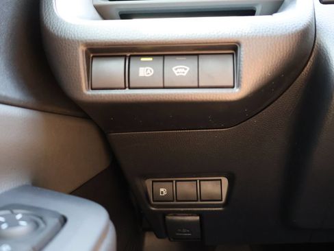 Used 2025 Toyota Prius LE FWD image 29