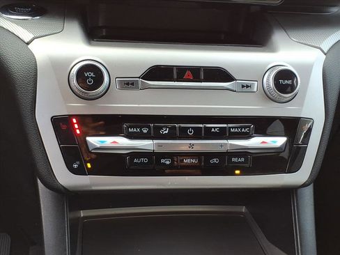 Certified 2022 Ford Explorer XLT w/ Equipment Group 202A image 24