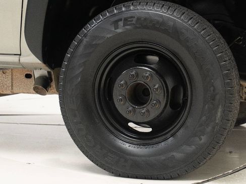 Used 2002 Chevrolet Silverado 3500 4X2 4dr Extended Cab image 57