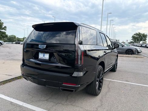 Used 2025 Cadillac Escalade Sport Platinum w/ LPO, ONYX Package AWD/4WD image 14
