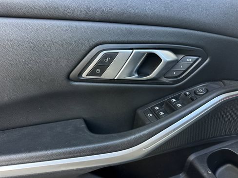 Used 2022 BMW 330i Sedan w/ M Sport Package image 10