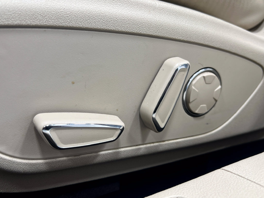Used 2017 Lincoln MKZ Reserve w/ Climate Package AWD/4WD image 19