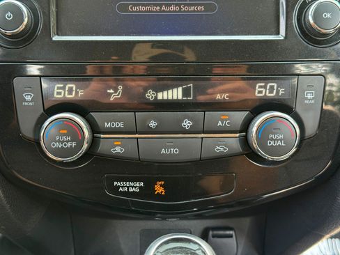 Used 2020 Nissan Rogue SL FWD image 27