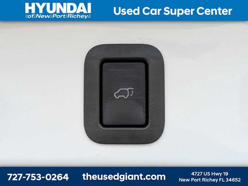 Used 2019 Toyota Highlander XLE AWD/4WD image 13