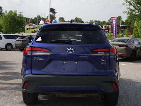 Used 2023 Toyota Corolla Cross XLE AWD/4WD image 4