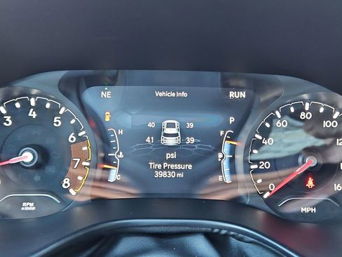 Used 2024 Jeep Compass Latitude image 13