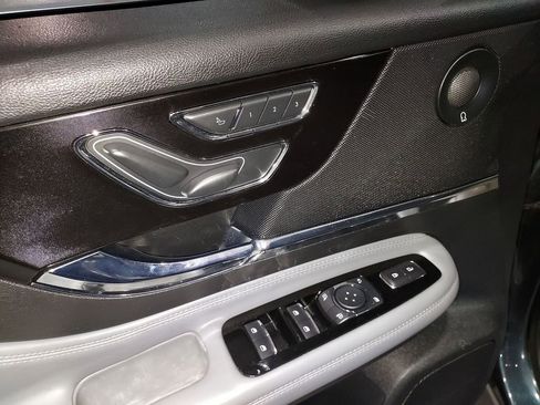 Used 2021 Lincoln Corsair Reserve w/ Equipment Group 201A image 18