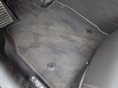 Used 2021 Chevrolet Corvette Stingray Coupe w/ Z51 Performance Package image 33