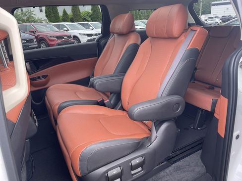 Used 2024 Kia Carnival SX Prestige image 22