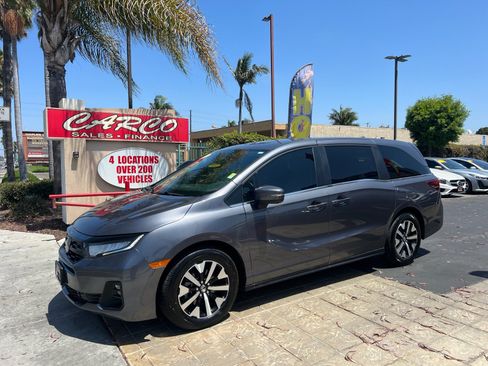 Used 2025 Honda Odyssey EX-L image 5