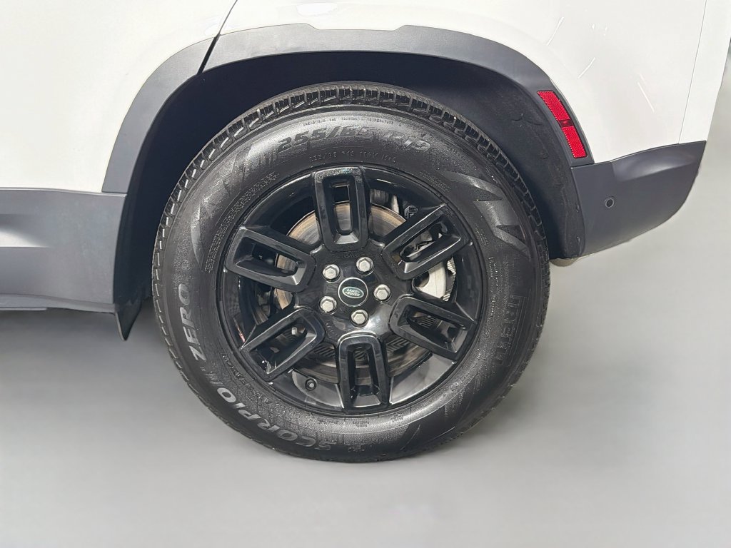 Used 2024 Land Rover Defender 110 S AWD/4WD image 32
