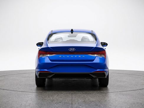 Used 2025 Hyundai Elantra SEL FWD image 7