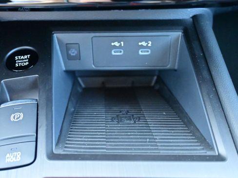 New 2025 Nissan Kicks SR w/ SR Premium Package image 27