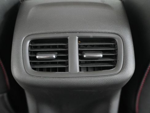 Used 2022 Buick Envision Essence w/ Sport Touring Package FWD image 29
