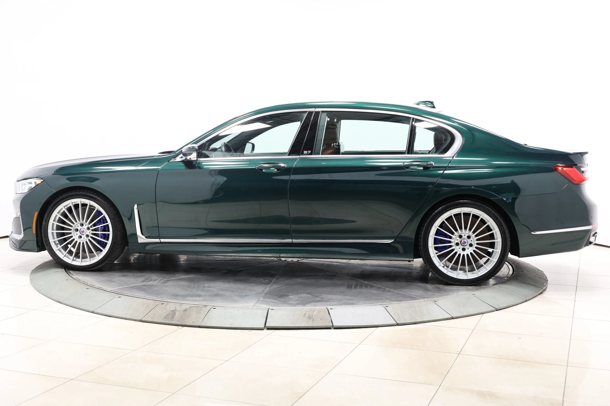 Used 2022 BMW ALPINA B7 xDrive w/ Luxury Rear Seating Package AWD/4WD image 9