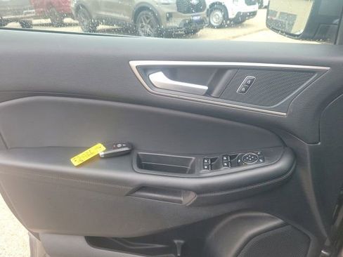 Used 2024 Ford Edge SEL image 14