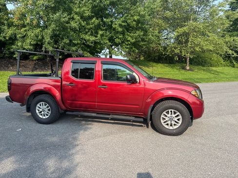 Used 2019 Nissan Frontier SV w/ Value Truck Package AWD/4WD image 2