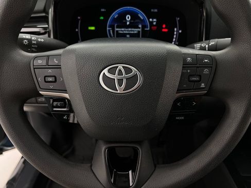 Used 2025 Toyota Camry LE FWD image 16