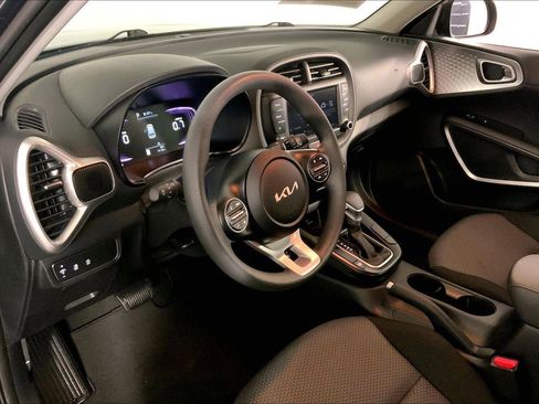 Certified 2025 Kia Soul LX w/ LX Technology Package image 14