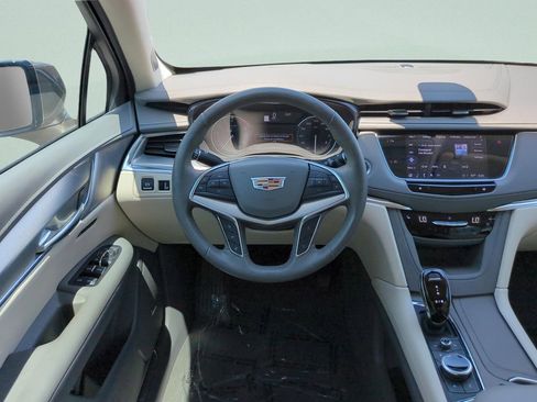 Used 2023 Cadillac XT5 Premium Luxury FWD image 12