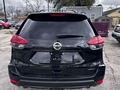 Used 2018 Nissan Rogue SV w/ Premium Package FWD image 6