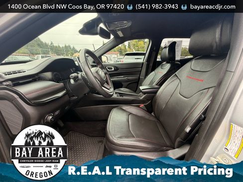 Used 2024 Jeep Compass Trailhawk w/ Trailhawk Elite Group AWD/4WD image 10