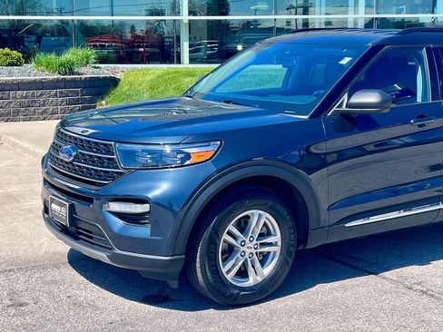 Certified 2022 Ford Explorer XLT w/ Equipment Group 202A AWD/4WD image 2
