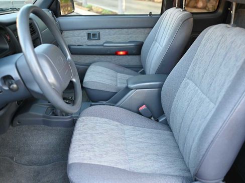 Used 1998 Toyota Tacoma 4x4 Xtracab V6 image 19