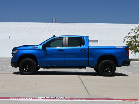 Used 2022 Chevrolet Silverado 1500 LT Trail Boss w/ LT Trail Boss Premium Package AWD/4WD image 6