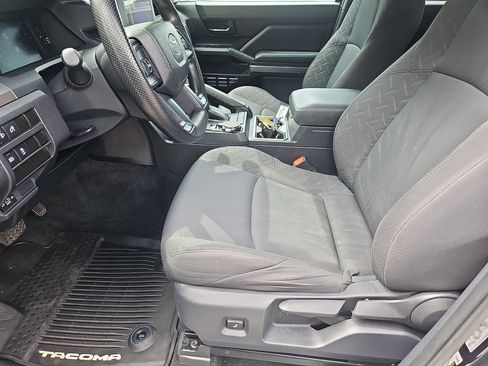 Used 2024 Toyota Tacoma SR5 AWD/4WD image 27