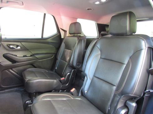 Used 2020 Chevrolet Traverse RS AWD/4WD image 17