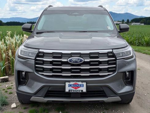 Certified 2025 Ford Explorer Active w/ Active Comfort Package image 9