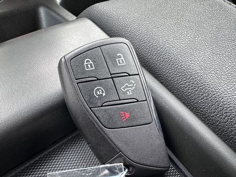 Used 2023 Chevrolet Silverado 1500 LT image 22