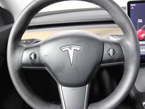 Used 2021 Tesla Model Y Long Range image 6