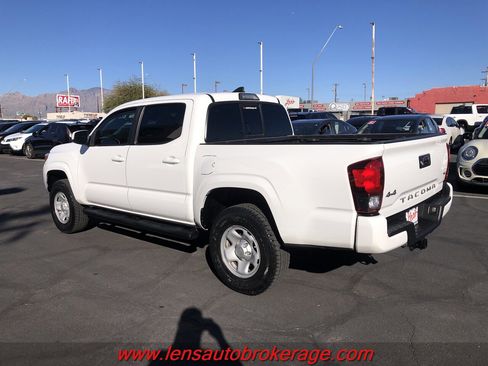Used 2019 Toyota Tacoma SR image 6