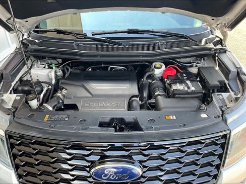 Used 2018 Ford Explorer Sport w/ Equipment Group 401A AWD/4WD image 30